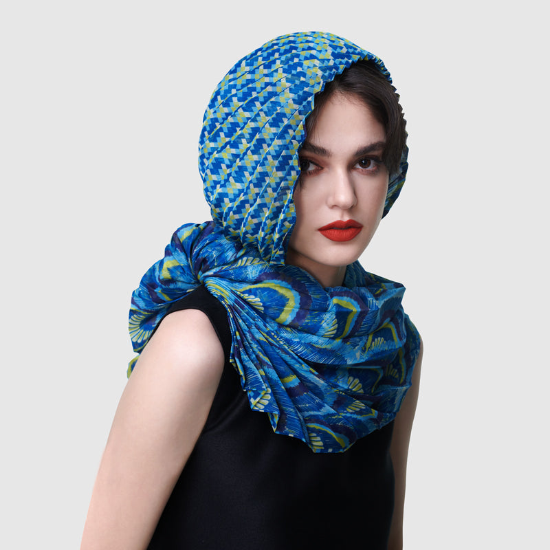Zoelle Teal Peacock Pleated Scarf