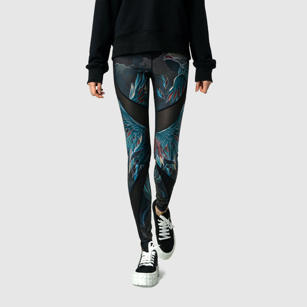 Woman modeling Zoelle Bybs Xculpt eagle blue leggings