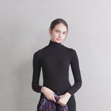 How to wear Zoelle Sapphire Peacock Pleated Scarf